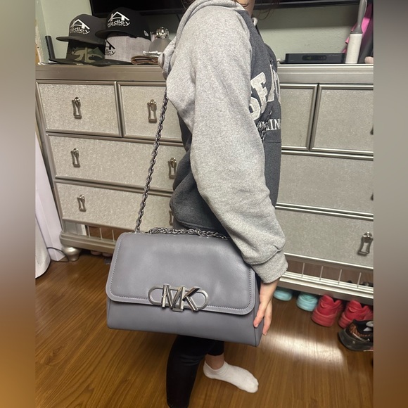 Brand new grey/purple XL Micheal Kors bag BNWT - Picture 3 of 10